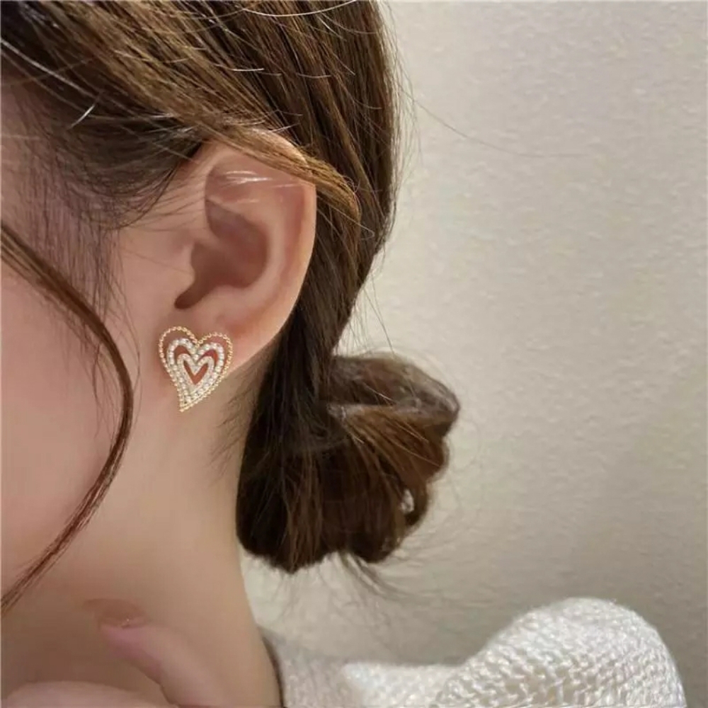 New Pearl Crystal Heart Stud Earrings - Picture 4 of 5